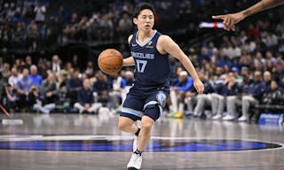 自由人聘请克里斯·德马科担任教练时，曾征求库里对他的评价